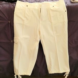 Brand new Cargo capris